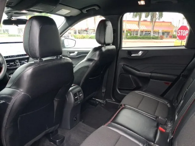 2024 Ford Escape ST-Line photo 5