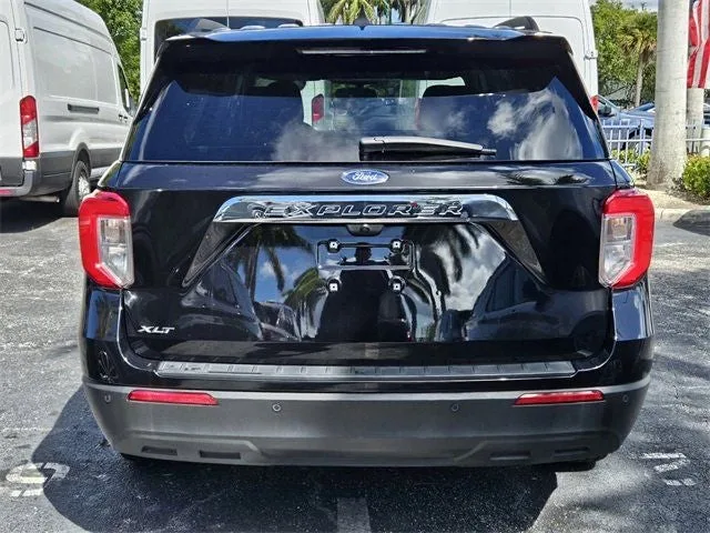 2023 Ford Explorer XLT photo 10