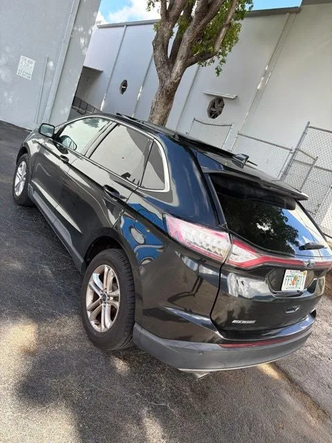 2015 Ford Edge SEL photo 3