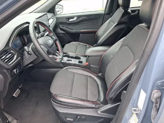 2024 Ford Escape ST-Line photo 12
