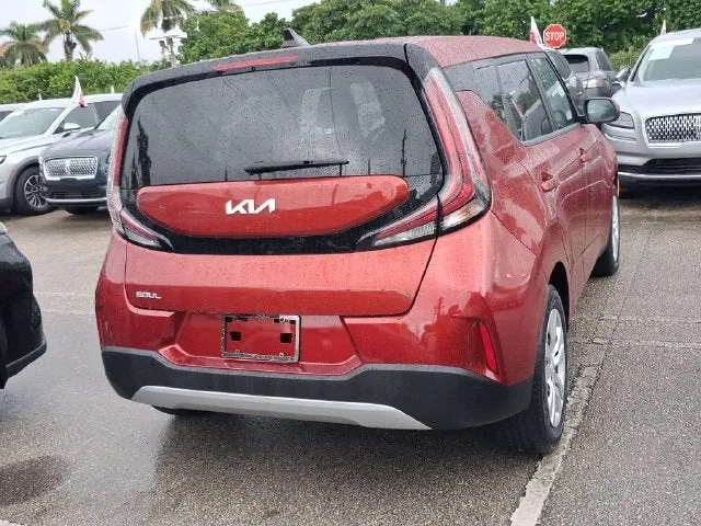 2023 Kia Soul LX photo 4