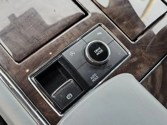 2018 Lincoln Navigator L Reserve photo 30