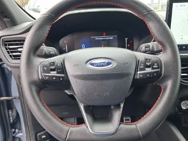 2024 Ford Escape ST-Line photo 15