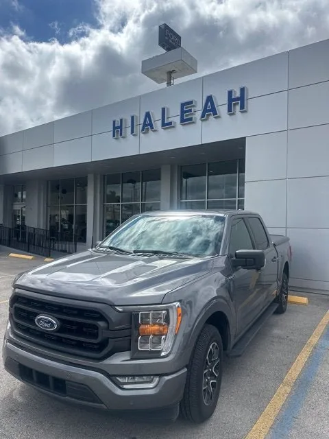 2022 Ford F-150 XLT photo 2