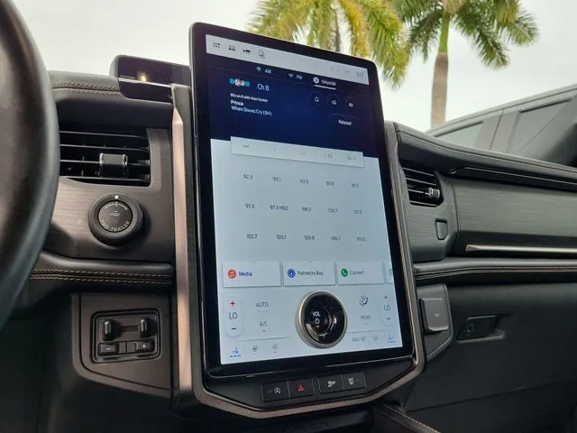 2023 Ford Expedition Max Platinum photo 28