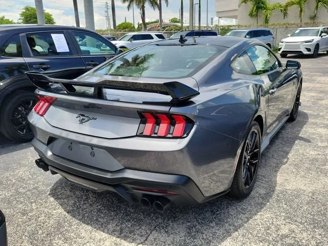 2024 Ford Mustang EcoBoost photo 3