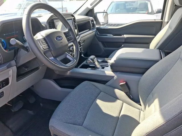 2025 Ford F-150 Lightning XLT photo 11