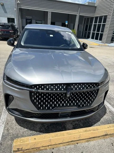 2025 Lincoln Nautilus Premiere photo 2