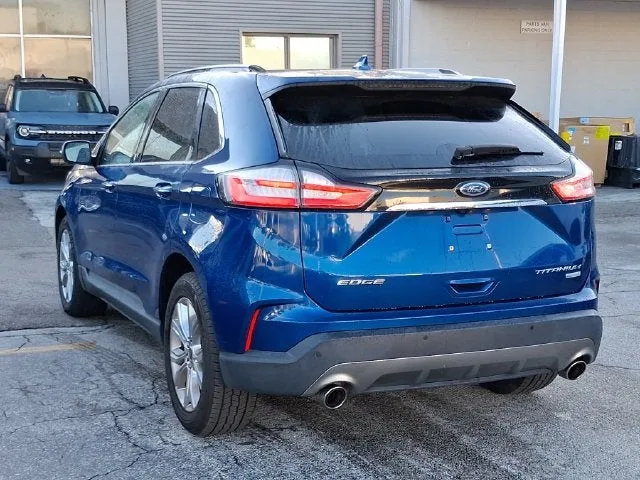 2020 Ford Edge Titanium photo 3