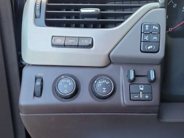 2019 GMC Yukon XL Denali photo 17