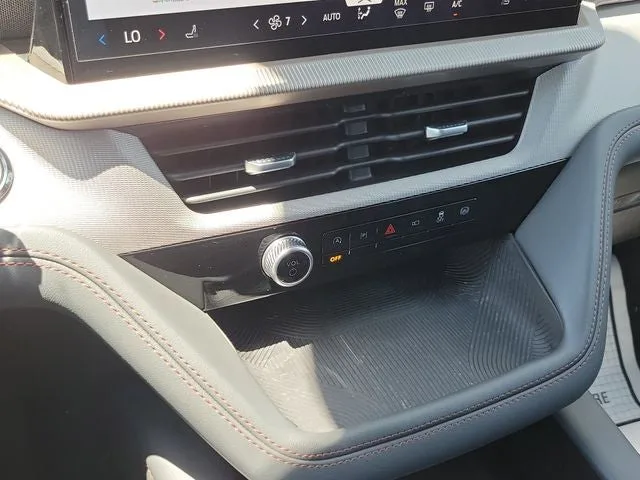 2025 Ford Explorer Active photo 25