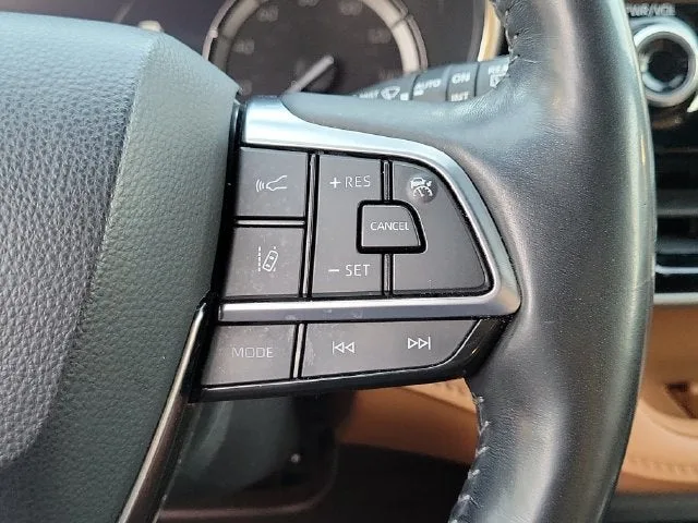 2021 Toyota Highlander Platinum photo 22