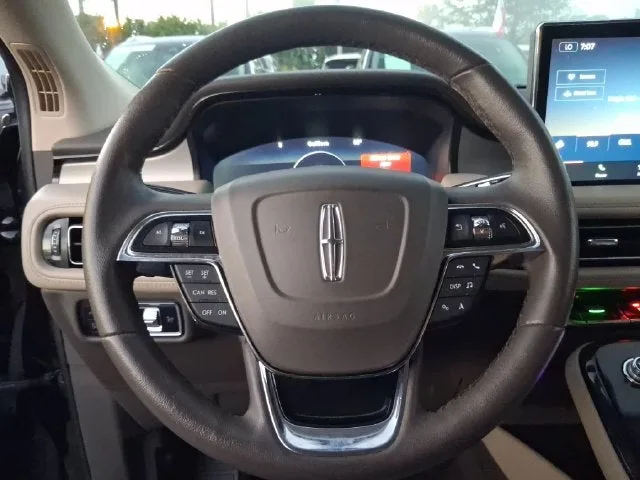 2023 Lincoln Nautilus Standard photo 15
