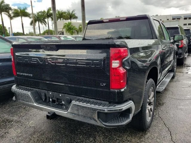 2021 Chevrolet Silverado 1500 LT photo 4