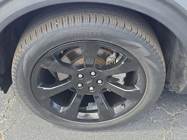 2023 Ford Explorer ST-Line photo 8