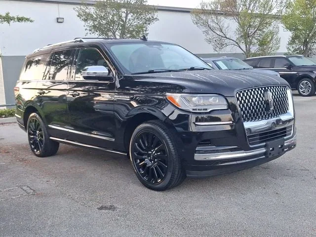 2023 Lincoln Navigator Black Label photo 23