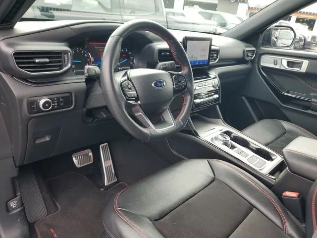 2023 Ford Explorer ST-Line photo 11