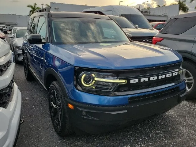 2023 Ford Bronco Sport Outer Banks photo 2