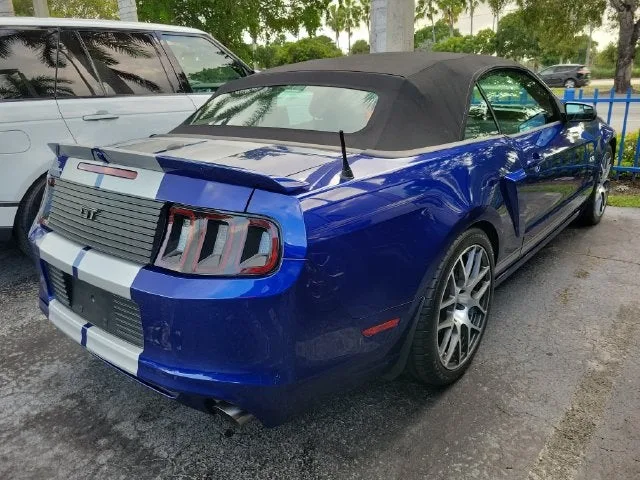 2014 Ford Mustang GT Premium photo 3