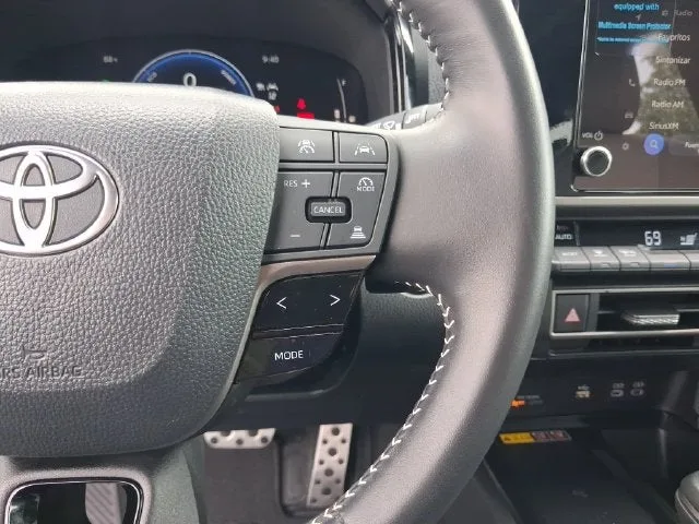 2026 Toyota Camry SE photo 18