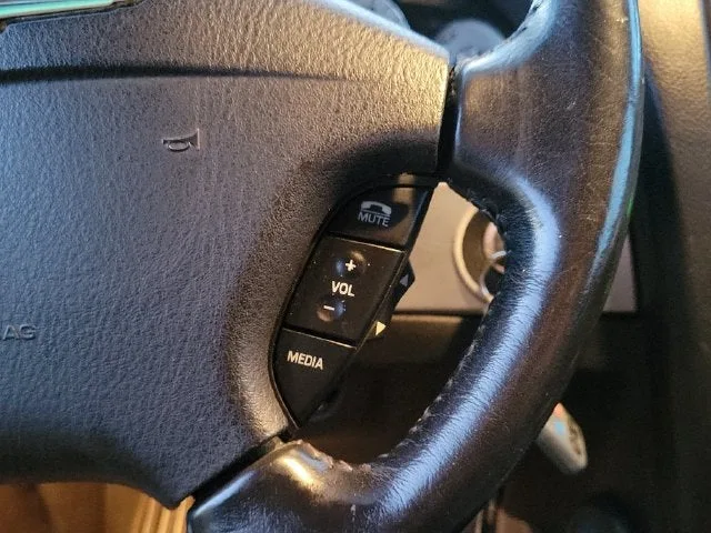 2005 Ford Thunderbird Base photo 22