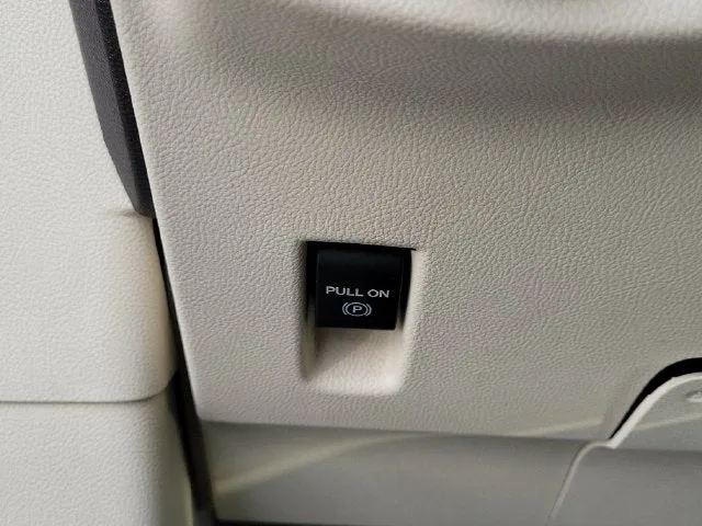 2015 Lincoln MKC Base photo 13