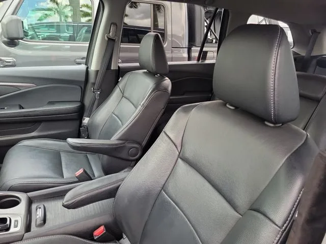 2017 Honda Pilot EX-L photo 9