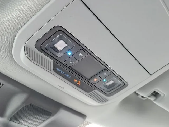 2025 Ford F-150 Lightning Flash photo 30
