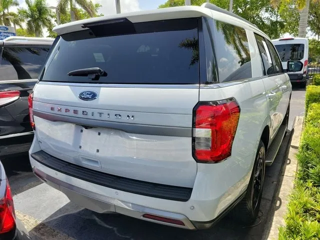 2023 Ford Expedition XLT photo 4