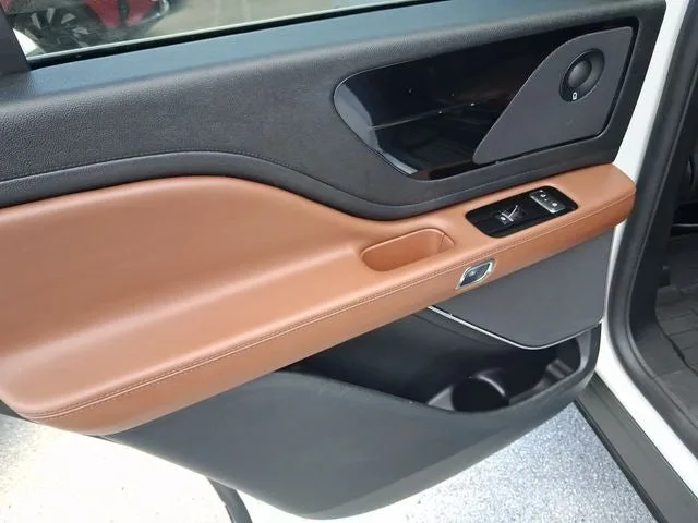 2023 Lincoln Aviator Reserve Premium photo 9