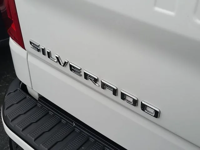 2025 Chevrolet Silverado 1500 RST photo 4