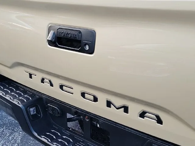 2020 Toyota Tacoma TRD Off-Road V6 photo 8