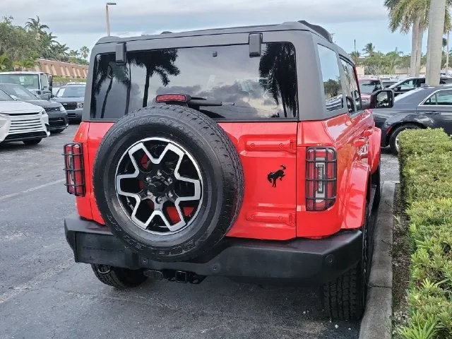 2023 Ford Bronco Outer Banks photo 4