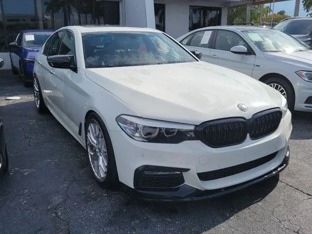 2018 BMW 5 Series 530i xDrive photo 2