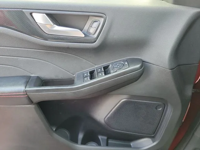 2024 Ford Escape ST-Line photo 13