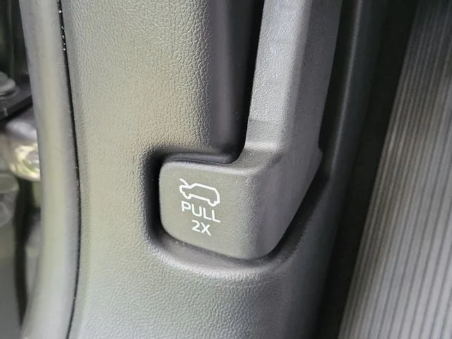 2025 Ford Explorer Active photo 29
