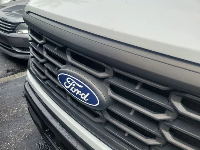 2024 Ford F-150 XL photo 4