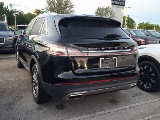 2023 Lincoln Nautilus Standard photo 3