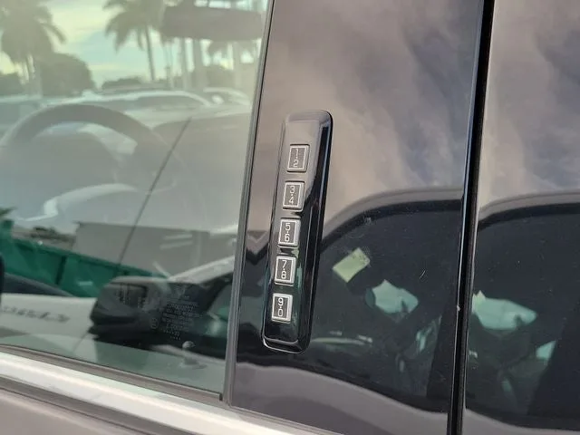 2023 Ford F-150 Lariat photo 6