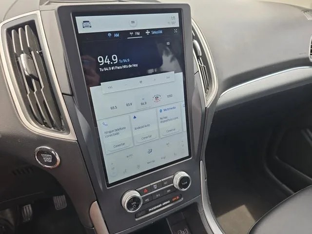 2022 Ford Edge SEL photo 22