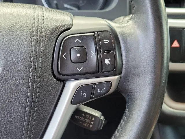 2017 Toyota Highlander Limited Platinum photo 21