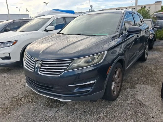 2015 Lincoln MKC Base photo 3