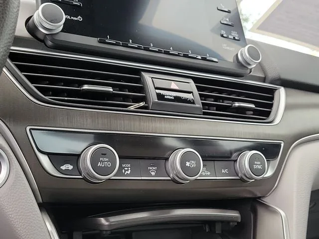 2018 Honda Accord Hybrid Base photo 24