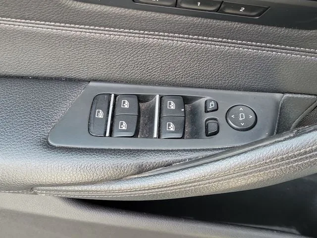 2018 BMW 5 Series 530i xDrive photo 16