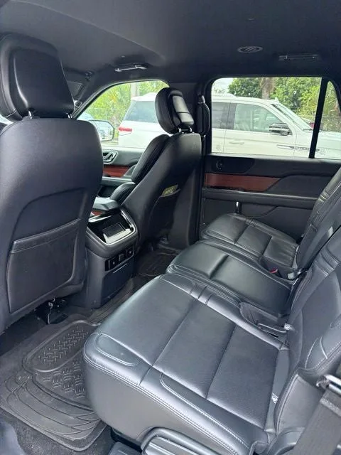 2024 Lincoln Navigator Premiere photo 4