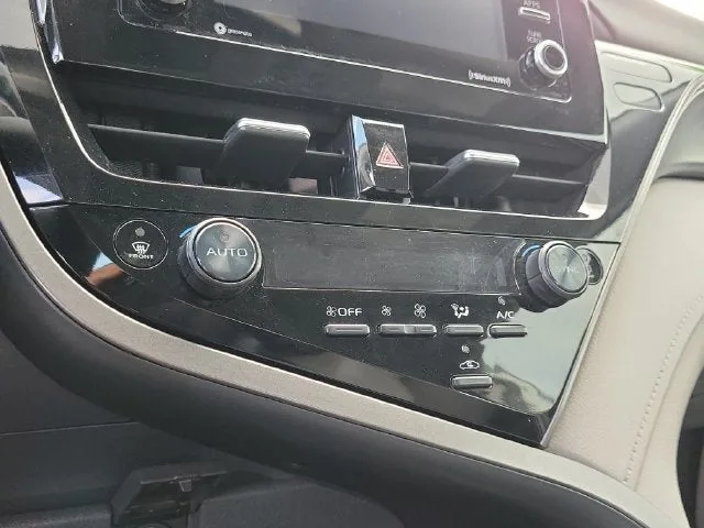 2022 Toyota Camry LE photo 23