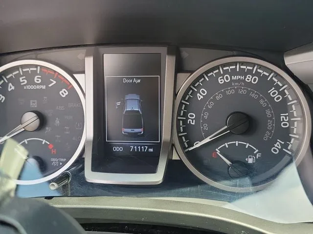 2021 Toyota Tacoma SR5 V6 photo 16