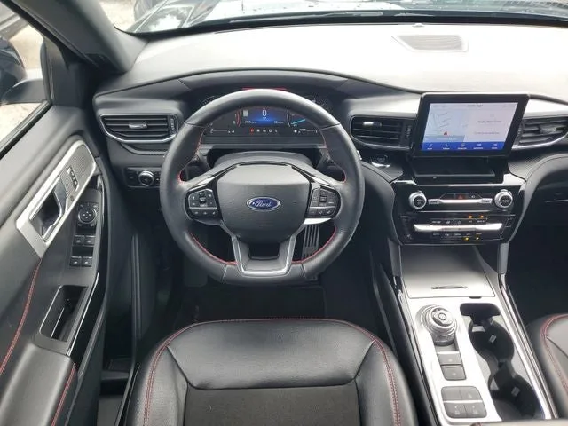 2023 Ford Explorer ST-Line photo 13