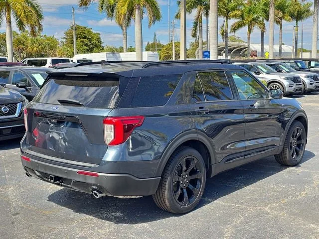 2023 Ford Explorer ST-Line photo 3