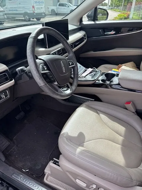 2022 Lincoln Nautilus Standard photo 13